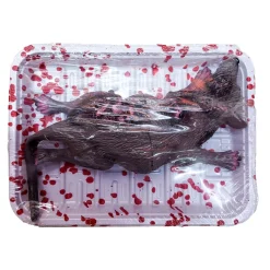 SALE Tote Ratte auf Teller, ca. 18 cm